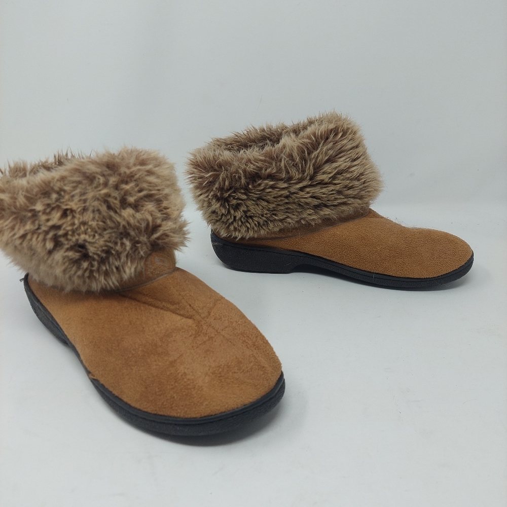 Isotoner Woodlands Brown Microfiber Slippers Enhanced Heel Faux Fur Size 7.5 - 8